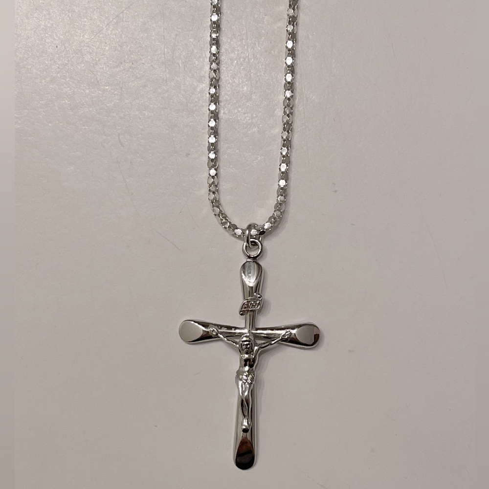 Sterling Silver Crucifix with a Diamond cut 18” necklace